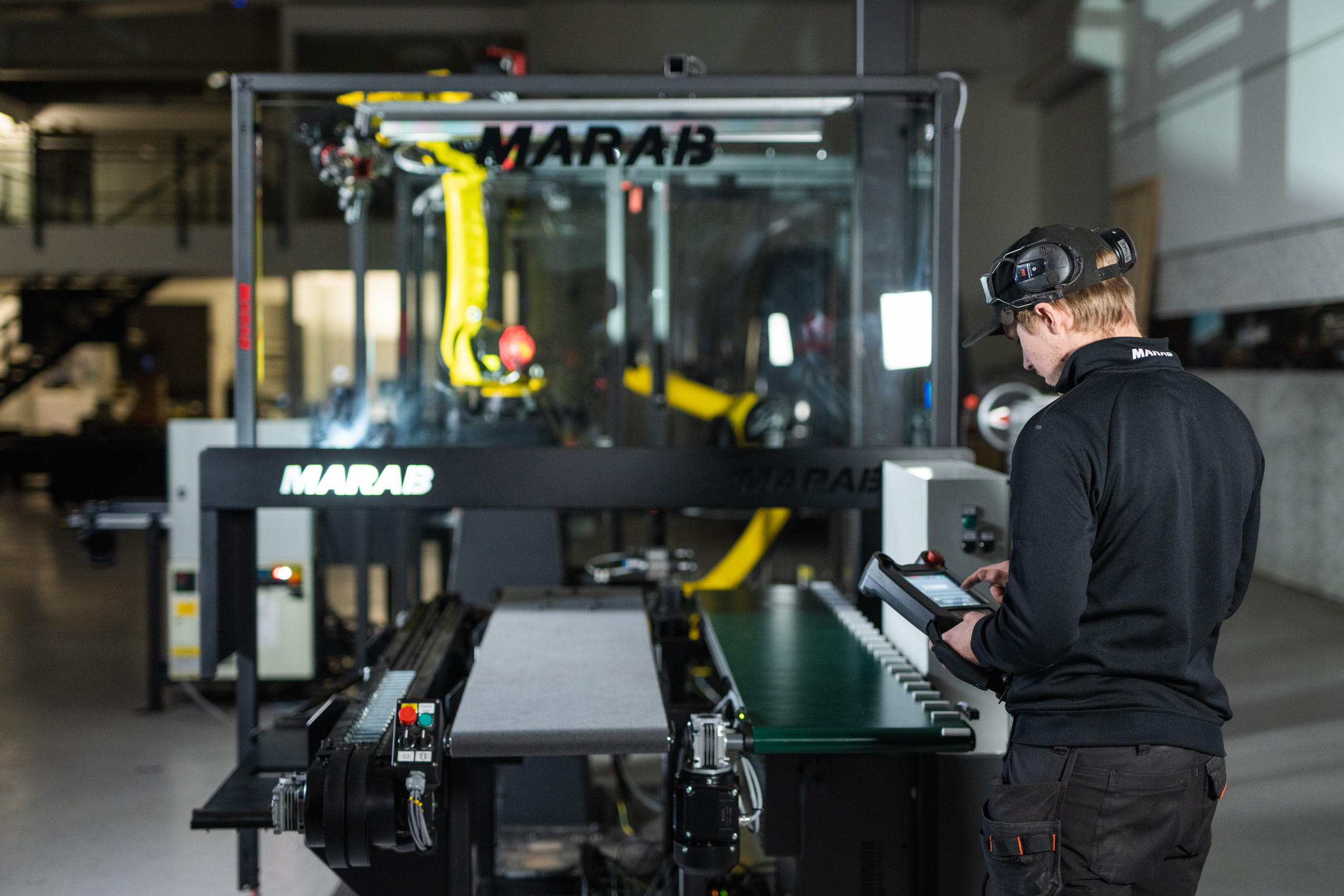 Marabs produktsionsanläggning i Orsa och vd Matilda Bastman.