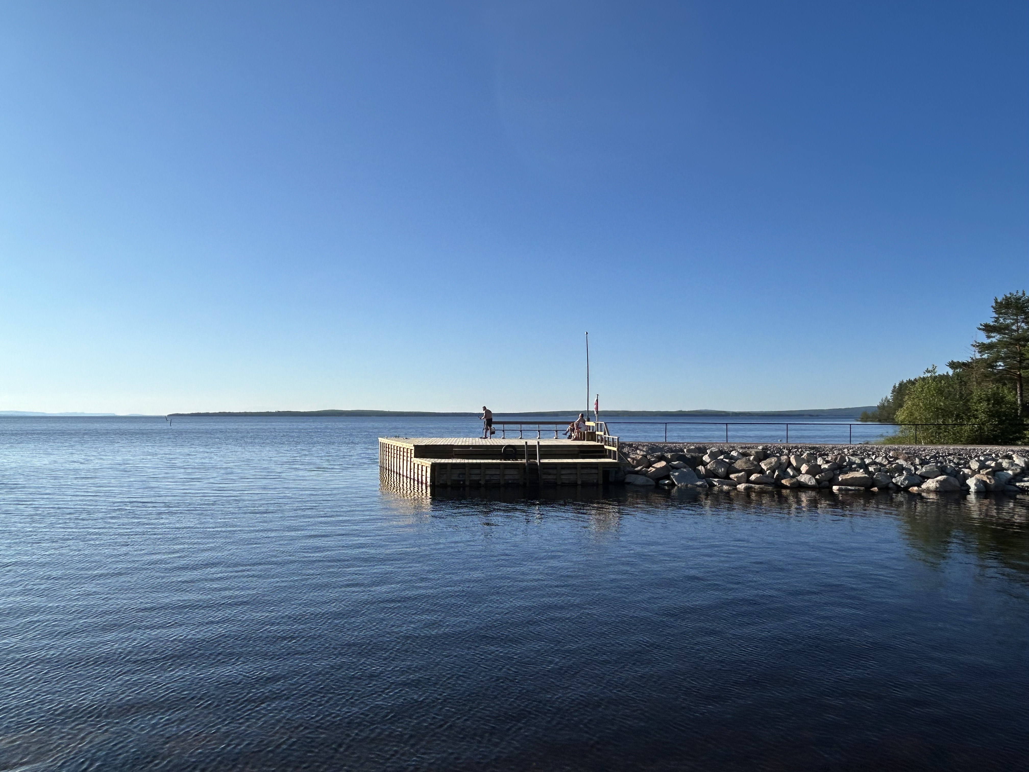 Nyrenoverad ångbåtsbrygga i Tällberg.