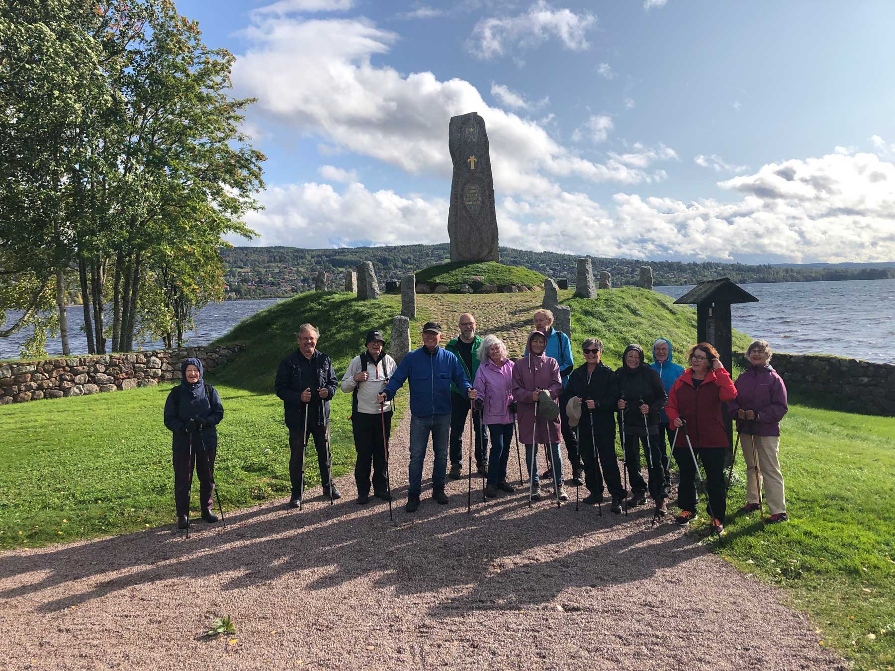 Grupp med deltagare i Seniorkul i Rättvik på vandring.